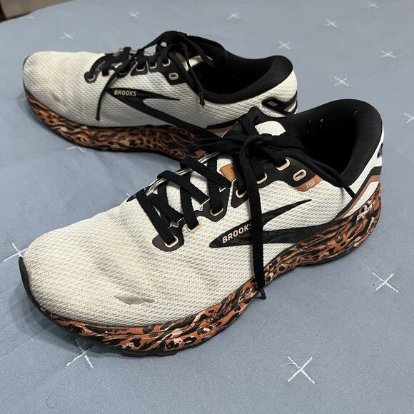 Brooks Women’s Ghost 15 Running Shoes Sz 9M Animal Print Comfort - Picture 1 of 7